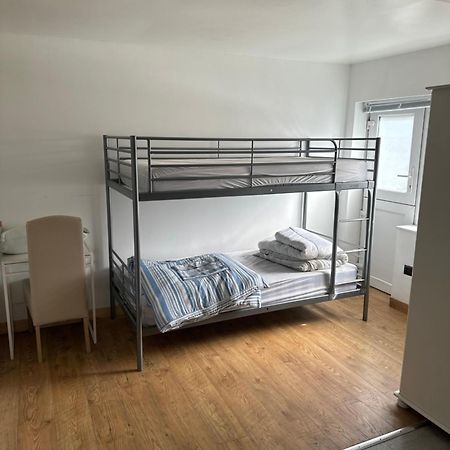 Отель Barrs Court Beds Warmley Экстерьер фото