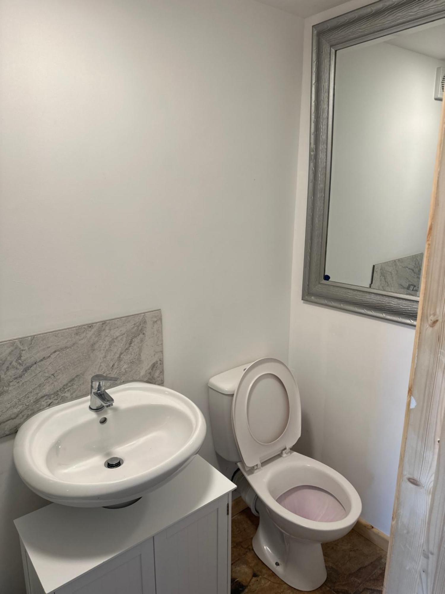 Отель Barrs Court Beds Warmley Экстерьер фото