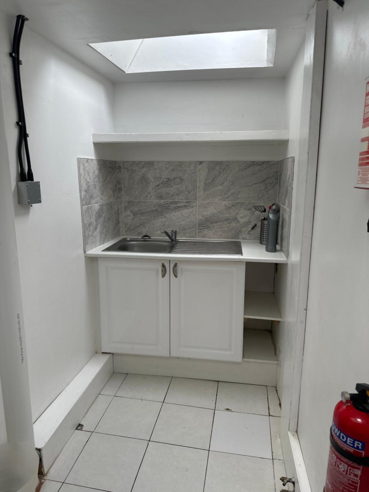 Отель Barrs Court Beds Warmley Экстерьер фото